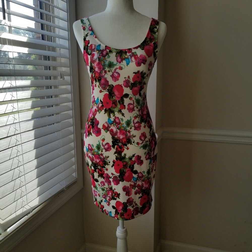 AQUA Floral Dress Size Medium